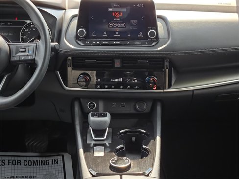 Used 2022 Nissan Rogue SV image 16