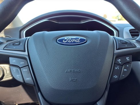 Used 2020 Ford Fusion SE image 15
