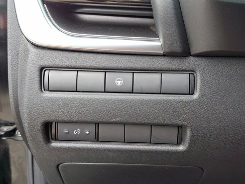 Certified 2021 Nissan Rogue SV image 26