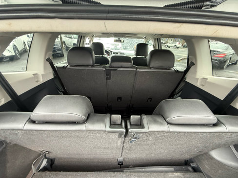 Used 2019 Volkswagen Tiguan SE w/ Panoramic Sunroof Package image 9
