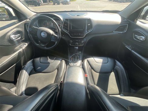 Used 2021 Jeep Cherokee Latitude Plus image 18