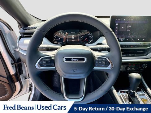 Used 2024 Jeep Compass Limited image 12