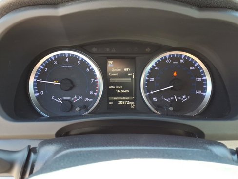 Used 2018 Toyota Highlander LE image 14