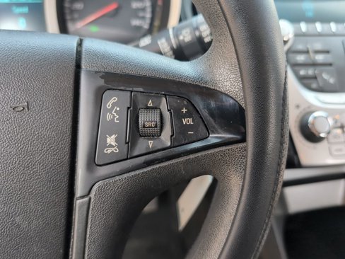 Used 2013 Chevrolet Equinox LS image 22