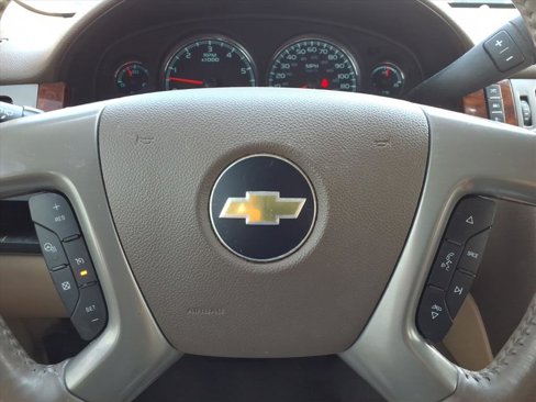 Used 2013 Chevrolet Suburban LTZ image 12