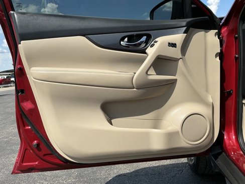 Used 2020 Nissan Rogue SV w/ Premium Package image 61