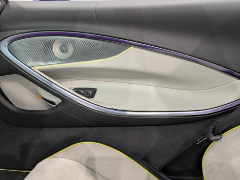 Used 2025 McLaren Artura Spider image 17