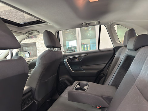 Used 2021 Toyota RAV4 XLE image 11