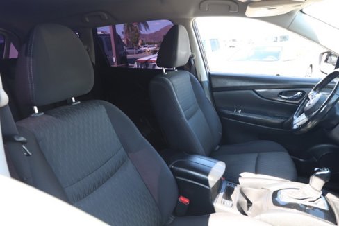 Used 2018 Nissan Rogue SV image 21