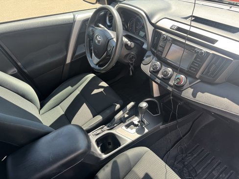 Used 2016 Toyota RAV4 LE image 19