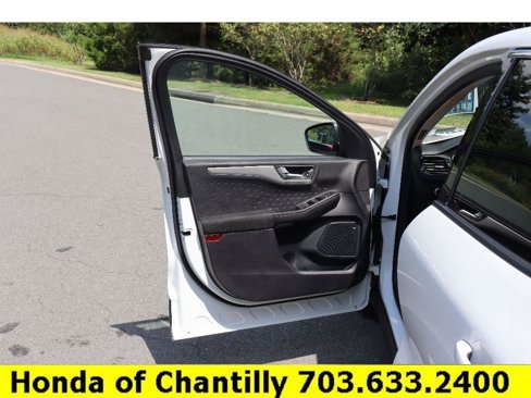 Used 2020 Ford Escape SE image 19
