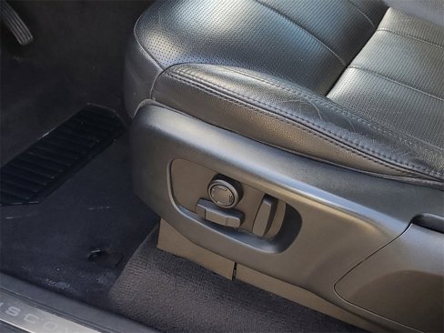 Used 2019 Land Rover Discovery HSE image 12