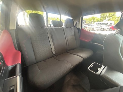 Used 2016 Toyota Tacoma SR5 image 29