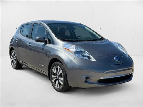 Used 2015 Nissan Leaf SL w/ Premium Package image 3