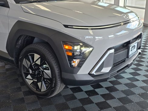 Used 2025 Hyundai Kona SEL image 10