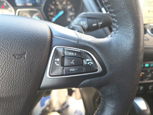 Used 2018 Ford Escape Titanium w/ Ford Safe & Smart Package image 15