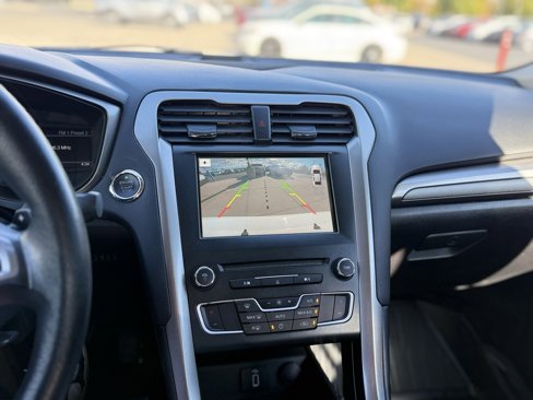Used 2018 Ford Fusion SE w/ Fusion SE Technology Package image 32