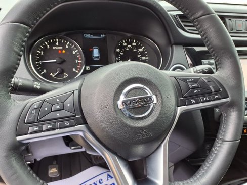 Used 2017 Nissan Rogue SV image 20