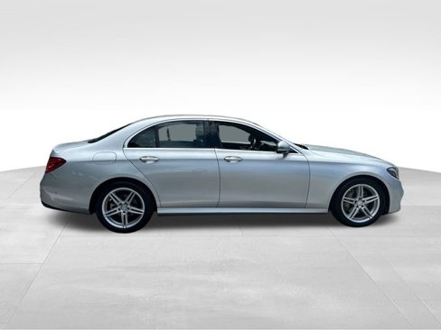 Used 2017 Mercedes-Benz E 300 4MATIC image 8