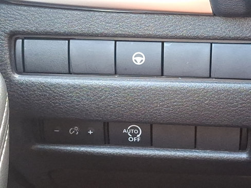 Used 2023 Nissan Rogue SV image 24