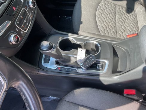 Used 2020 Chevrolet Equinox LT image 24