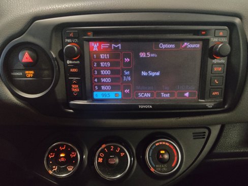 Used 2015 Toyota Yaris L image 25