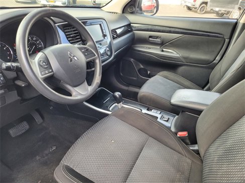 Used 2019 Mitsubishi Outlander ES image 11