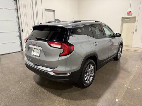 Used 2024 GMC Terrain SLT image 5