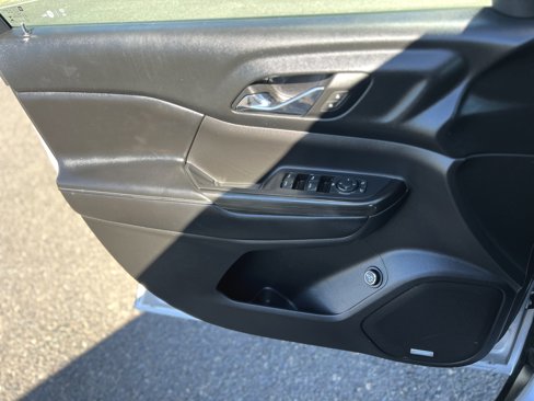 Used 2018 GMC Acadia SLT w/ LPO, Floor Liner Package image 9