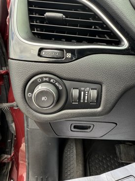Used 2019 Jeep Cherokee Latitude Plus image 23