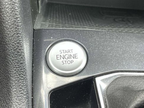 Used 2022 Volkswagen Tiguan SE image 31