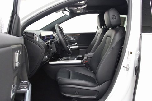 Used 2023 Mercedes-Benz GLA 250 4MATIC w/ Premium Package image 17