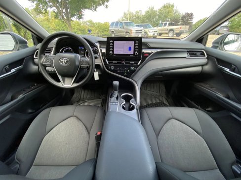Used 2024 Toyota Camry LE image 12