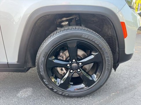Certified 2023 Jeep Grand Cherokee Altitude image 28