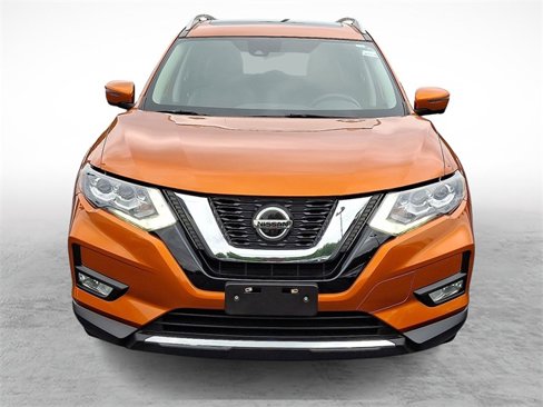 Used 2019 Nissan Rogue SL w/ Premium Package image 2