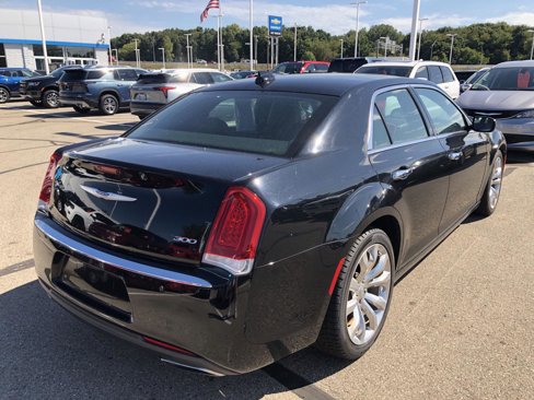 Used 2018 Chrysler 300 Limited image 7
