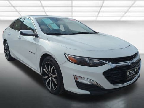 Certified 2024 Chevrolet Malibu RS w/ LPO, Floor Liner Package image 1