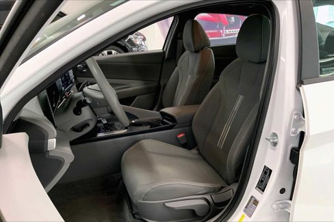 Used 2022 Hyundai Elantra SEL image 10