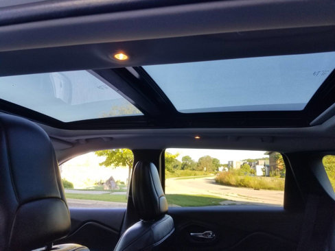 Certified 2021 Jeep Cherokee Latitude Lux w/ Sun & Sound Group image 15