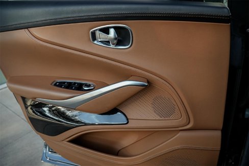 Used 2023 Aston Martin DBX image 32