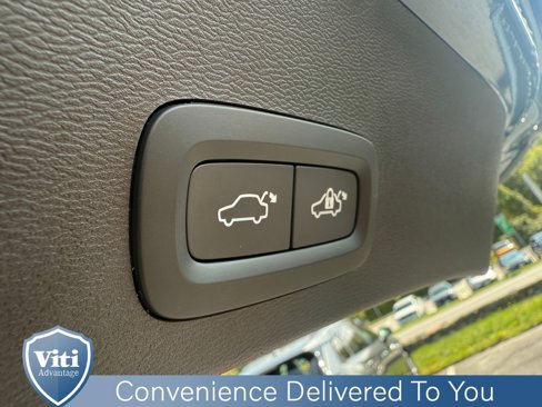 Certified 2024 Volvo XC40 B5 Plus w/ Protection Package Premier image 25