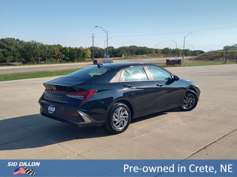 Used 2024 Hyundai Elantra SEL image 12