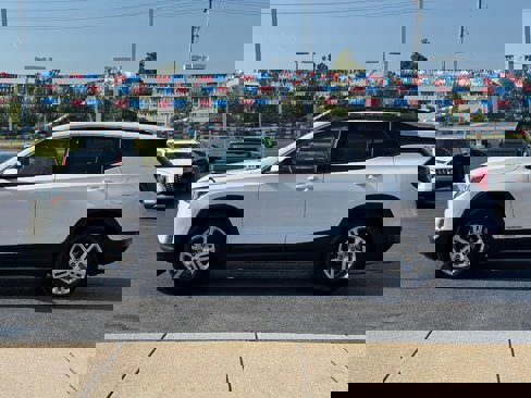 Used 2019 GMC Terrain SLE w/ Driver Convenience Package image 8