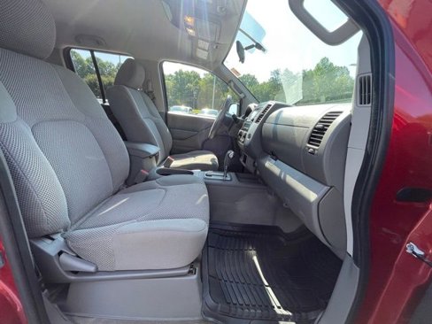 Used 2017 Nissan Frontier SV image 21