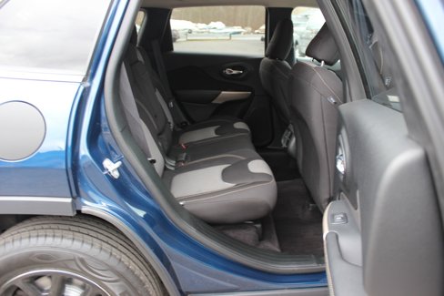 Used 2018 Jeep Cherokee Latitude image 37