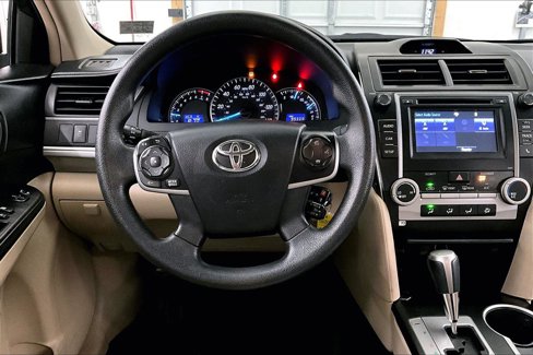 Used 2014 Toyota Camry LE image 5
