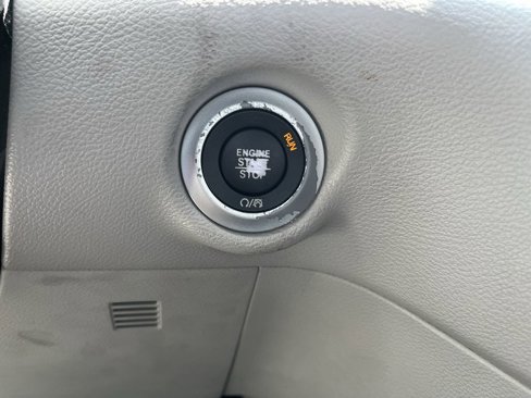 Used 2017 Chrysler Pacifica Touring image 20