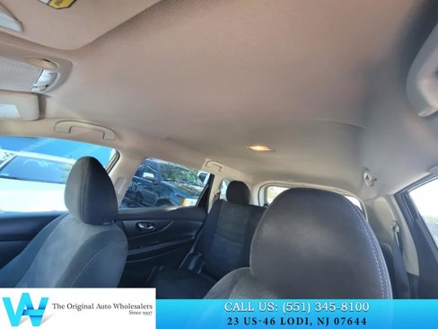 Used 2015 Nissan Rogue SV image 9