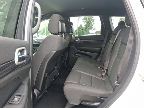 Used 2021 Jeep Grand Cherokee Laredo image 10