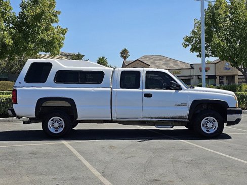 Used 2006 Chevrolet Silverado 2500 W/T w/ Heavy-Duty Power Package image 9